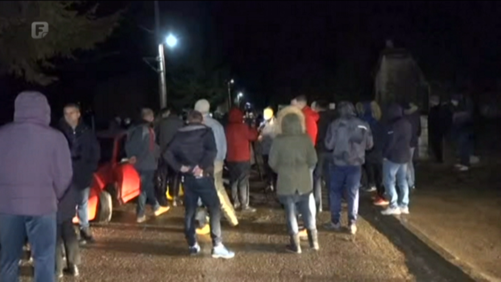 Migranti će noć provesti u autobusima